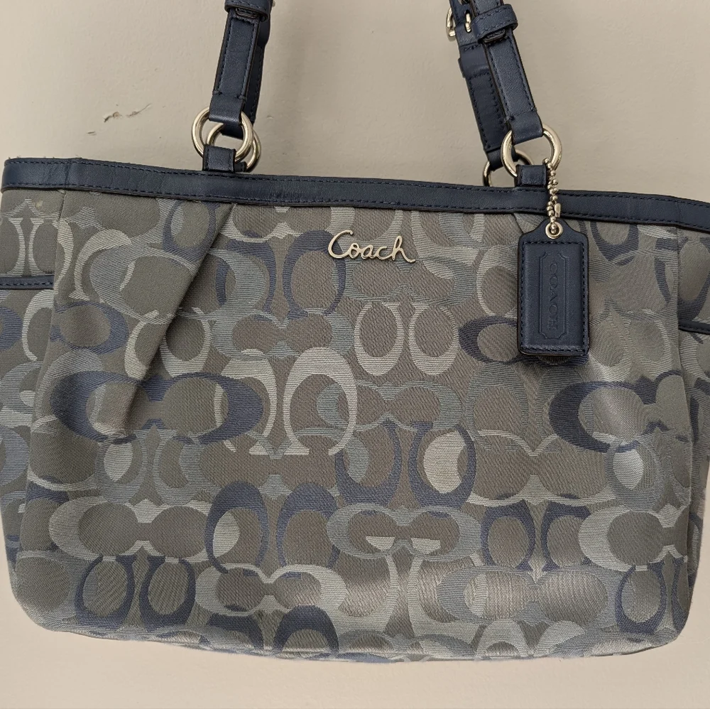 Coach purse - Picture 1 of 13